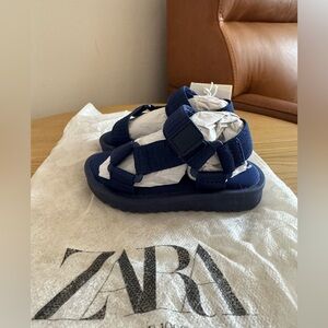 NWT Zara Baby Sandals- blue Sz 21 (5.5)